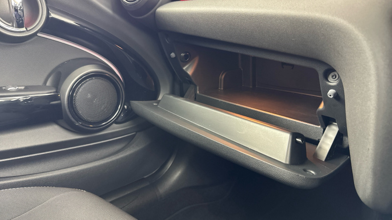 MINI Hatchback 1.5 Cooper Classic 3dr Auto Petrol Hatchback